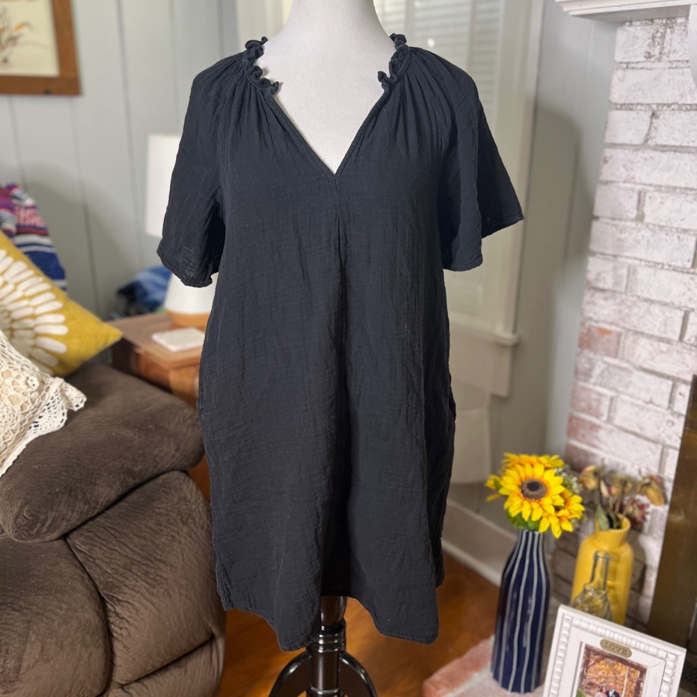 Old Navy Black v neck mini dress